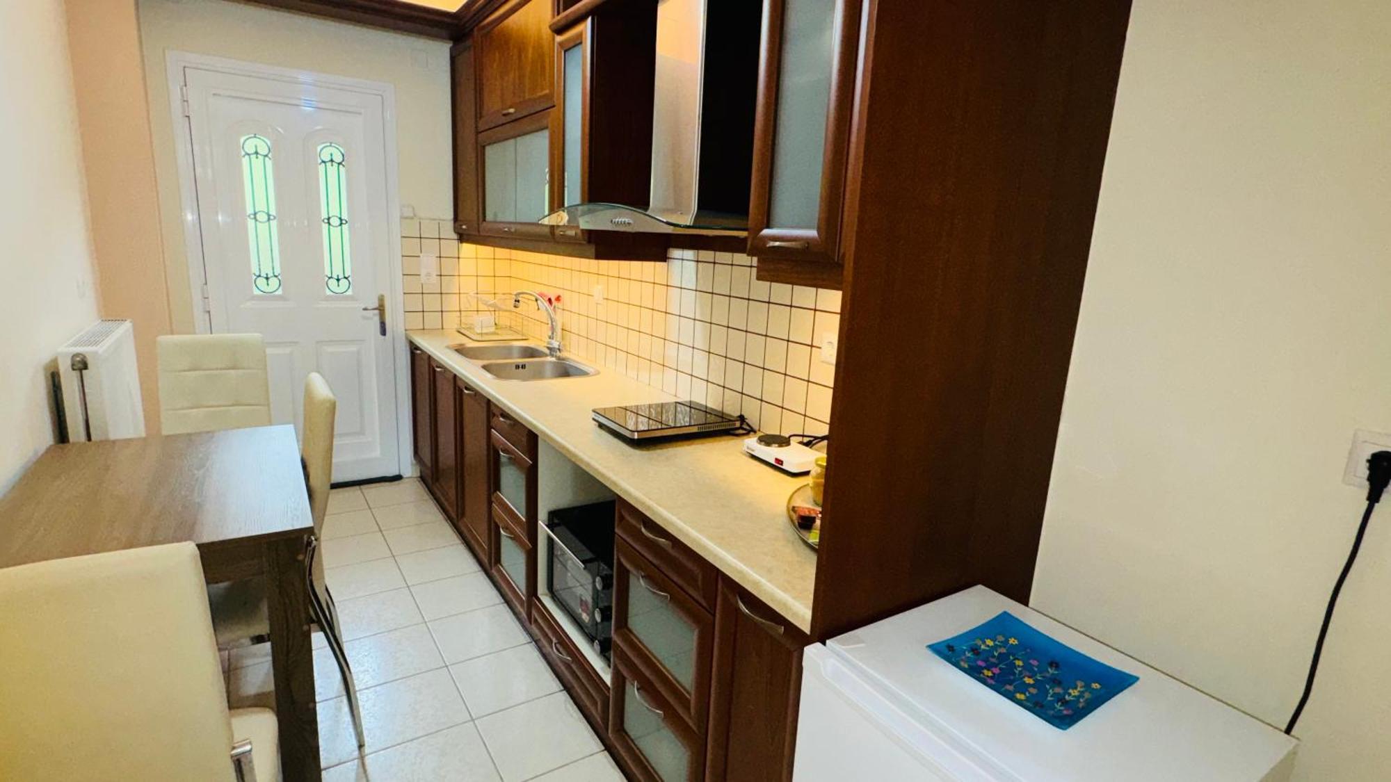 شقة Petit House Under The Rocks كالامباكا المظهر الخارجي الصورة